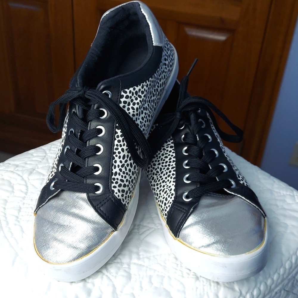 * Evans Stylish Retro Black, White and Silver Sneakers, Size 9 Extra Wide